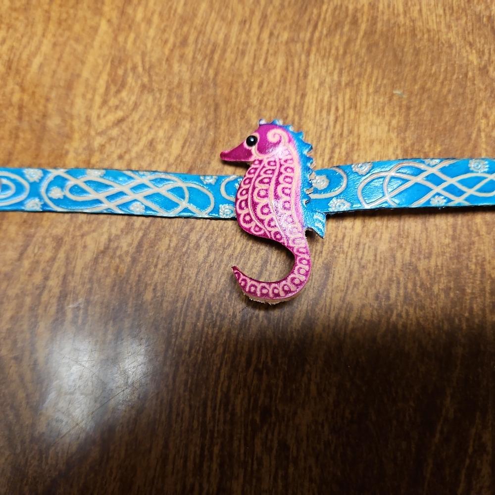 Genuine Leather Sea Horse Leather Bracelet - Picture 3 of 6